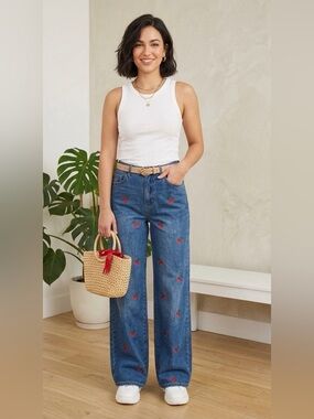 NWOT Ashley Mason 00/23 Women’s Cherry Embroidered Wide Leg Jeans
